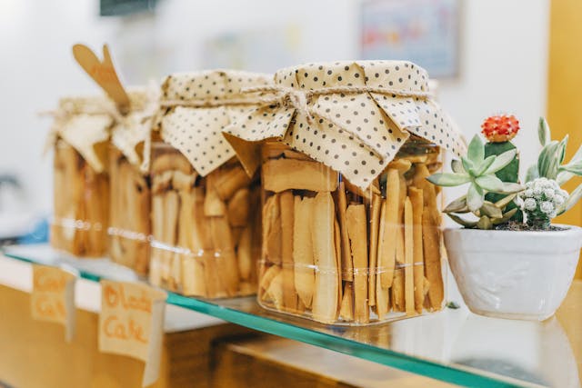 Warm packaging accents